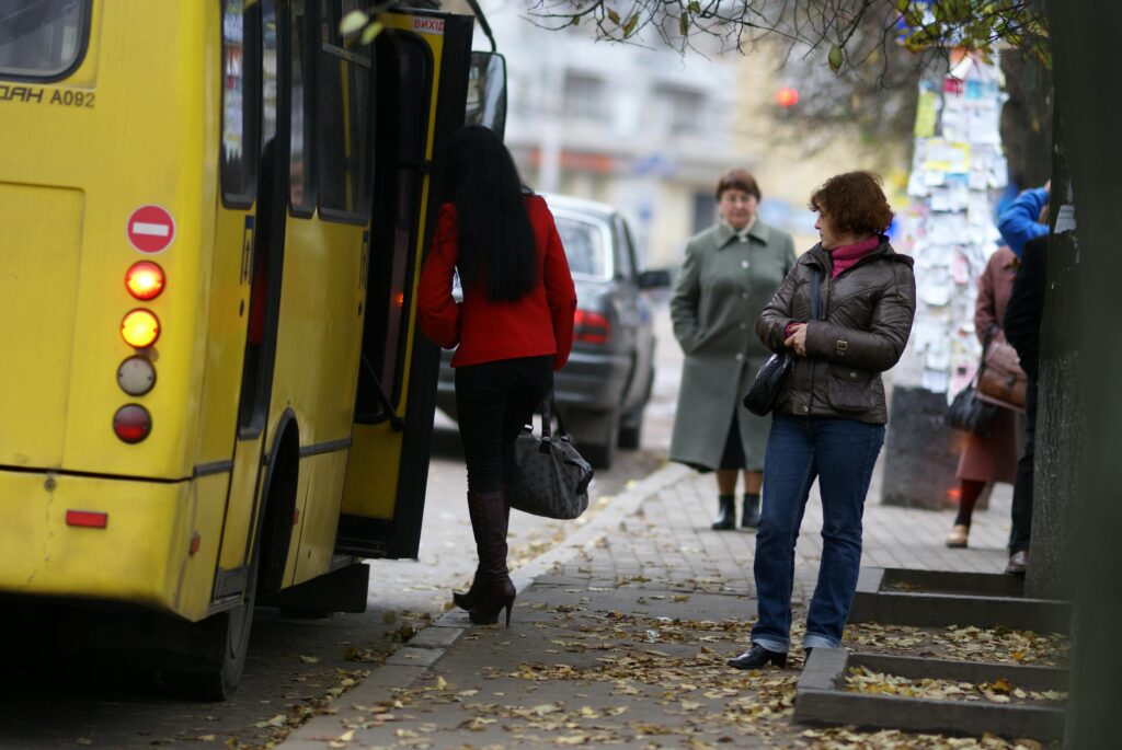 fall foliage charter bus Northeast tips