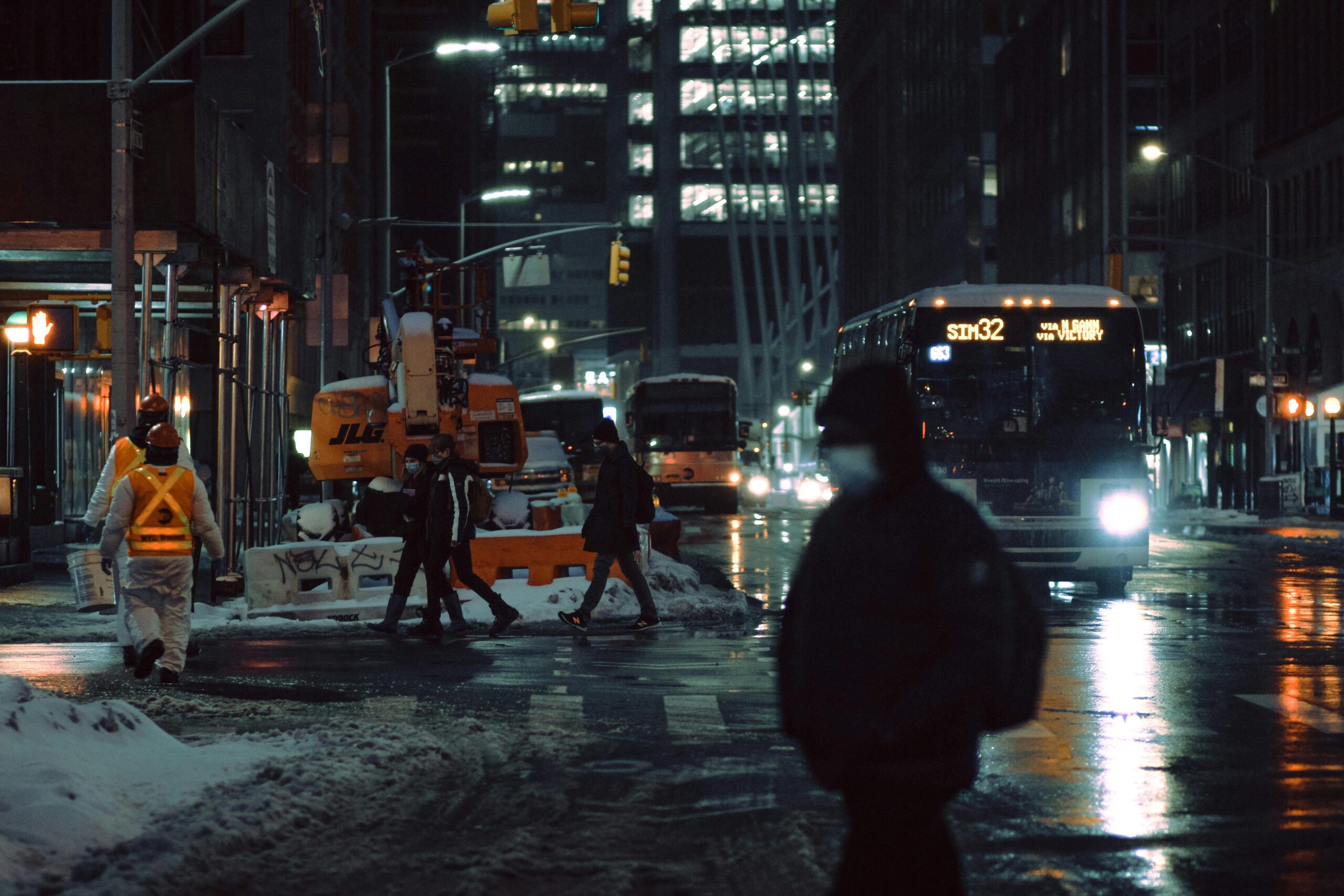 LGA to Times Square Shuttle Affordable: Your 2025 Guide to Getting There Cheap 2 minibus corporate outings NYC route hacks