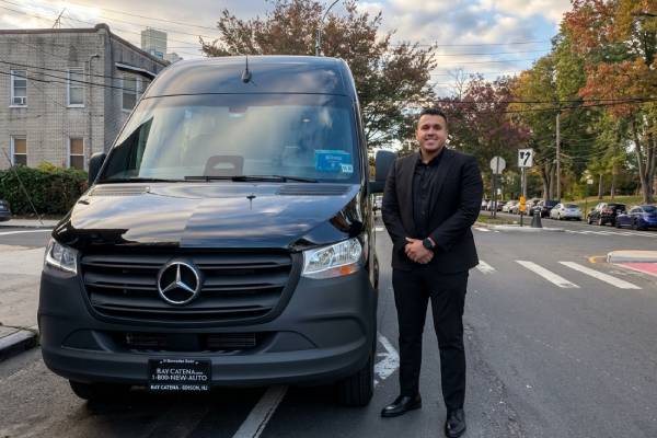 Charter van rental Millville NJ – 12-15 passenger sprinter van from the Zolo fleet